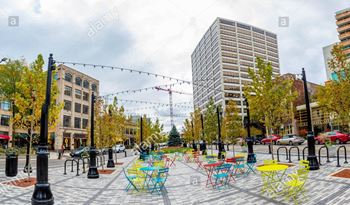 3 Block Walk to Downtown Evanston